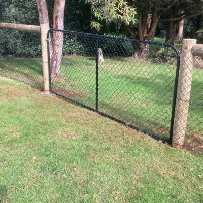 Black mesh gate & fence 2 - Cost effective dog enclosure gate
